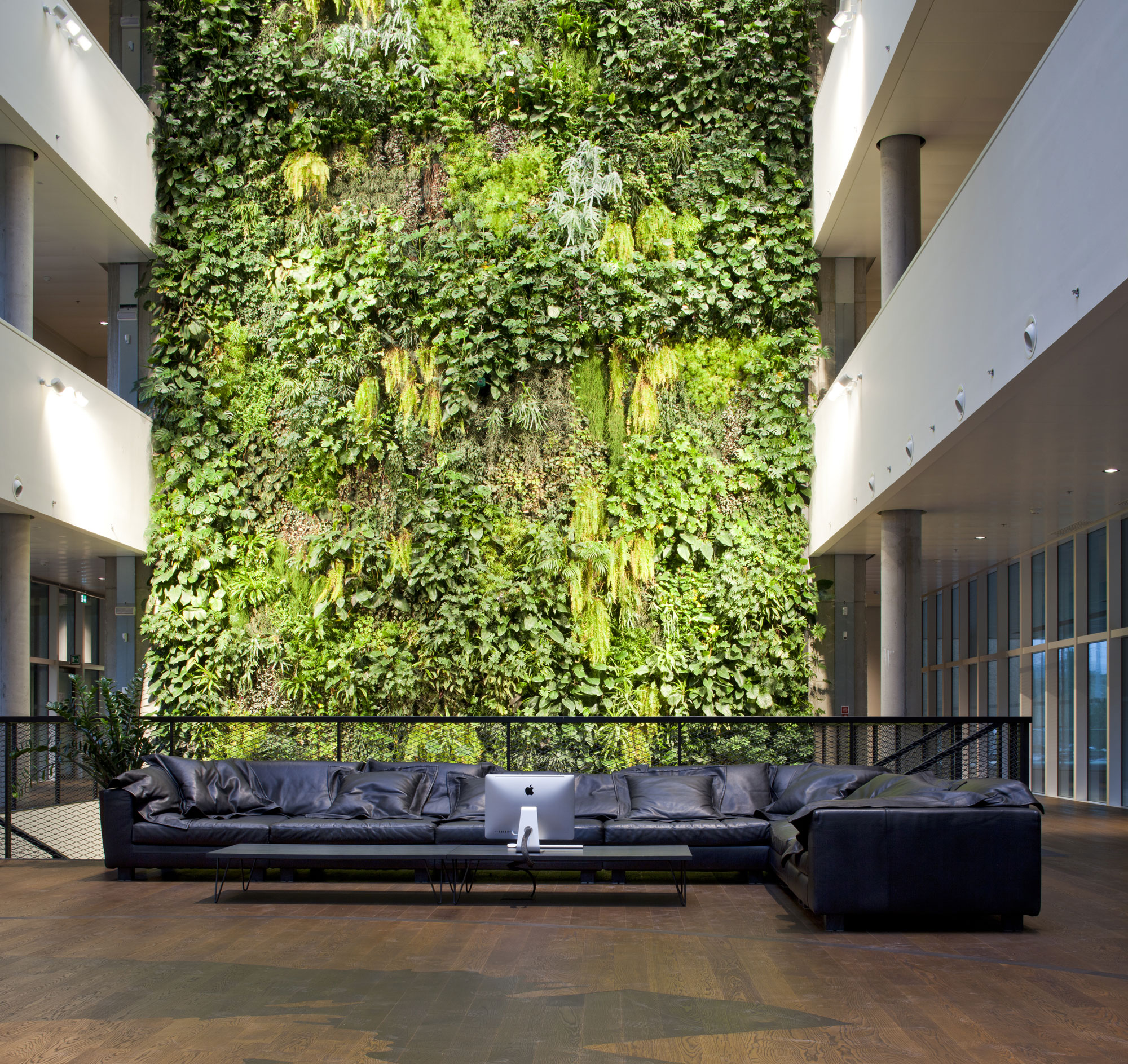 manteroassociati_diesel_vicenza_000 Diesel green wall