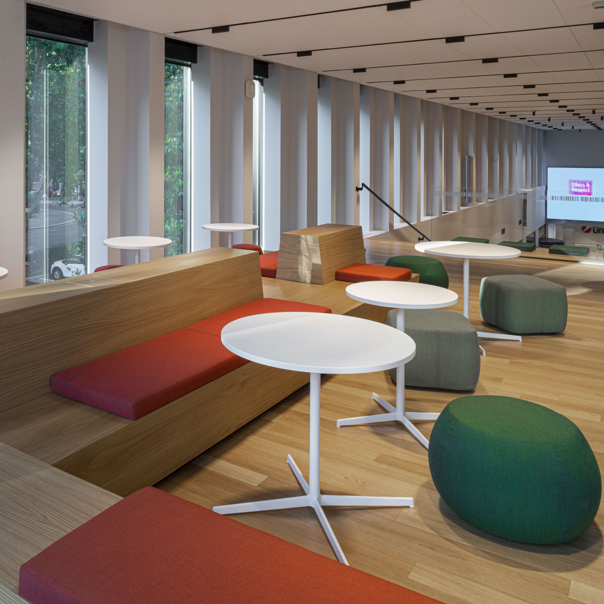 mobile_manteroassociati_unicredit_roma_006